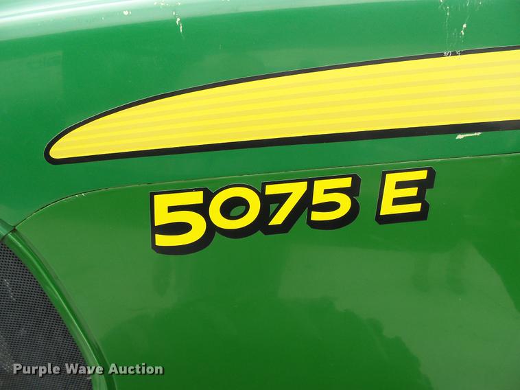 image for item DE5321 2010 John Deere 5075E tractor