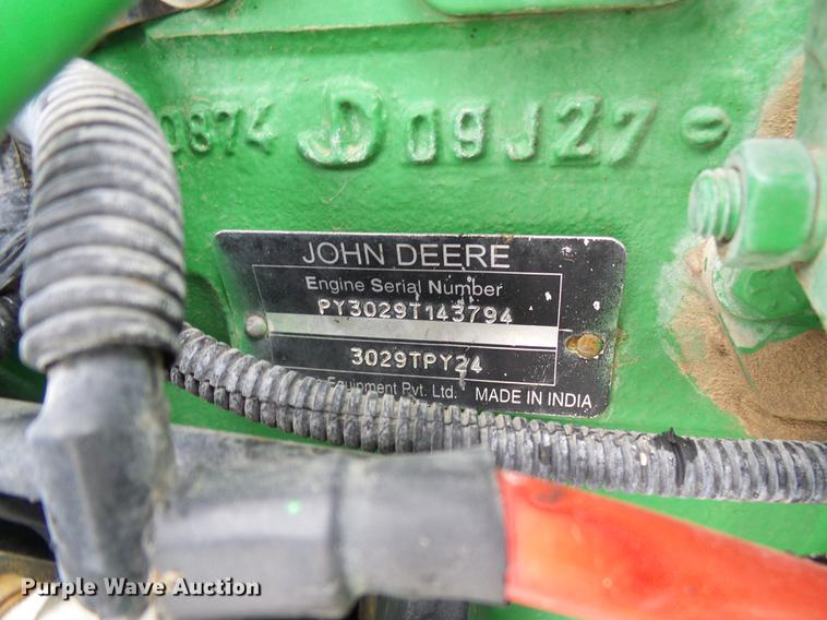image for item DE5321 2010 John Deere 5075E tractor