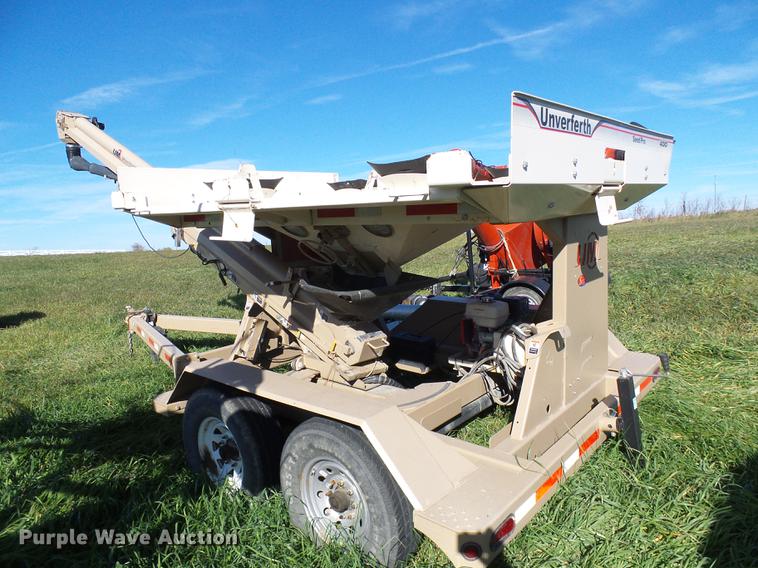 image for item DE5324 Unverferth 400 seed tender