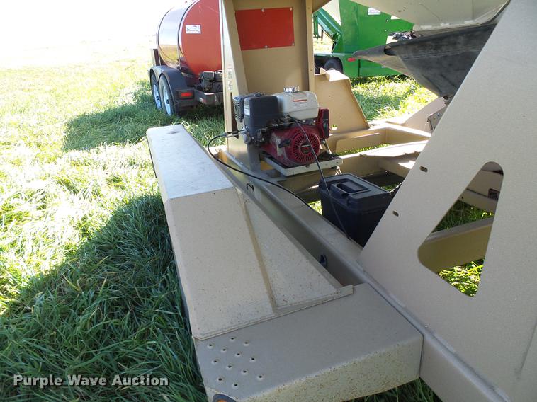 image for item DE5324 Unverferth 400 seed tender