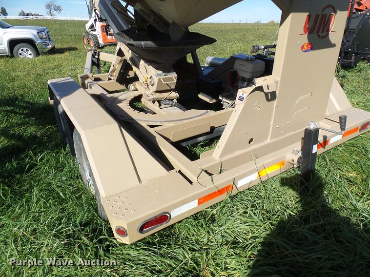 image for item DE5324 Unverferth 400 seed tender