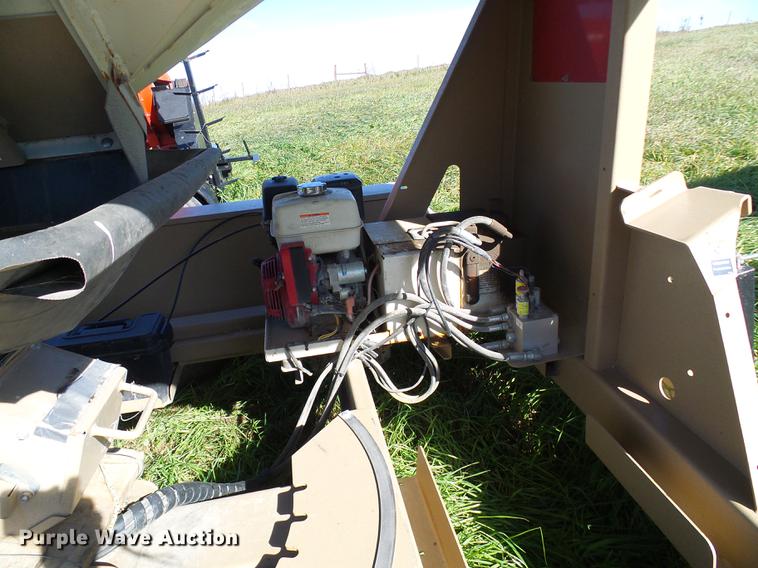 image for item DE5324 Unverferth 400 seed tender