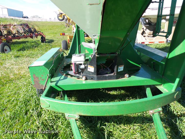 image for item DE5326 Norwood SS290 Seed Shuttle seed tender