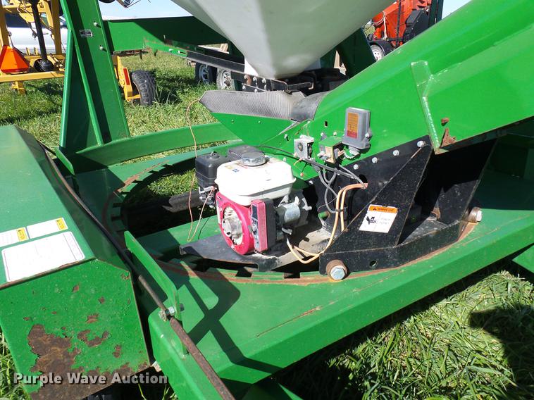 image for item DE5326 Norwood SS290 Seed Shuttle seed tender