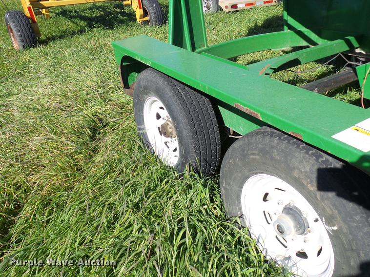 image for item DE5326 Norwood SS290 Seed Shuttle seed tender