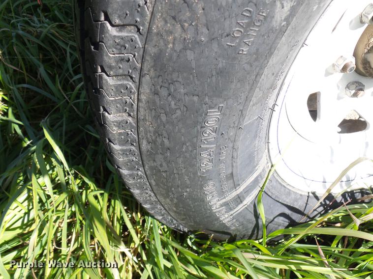 image for item DE5326 Norwood SS290 Seed Shuttle seed tender