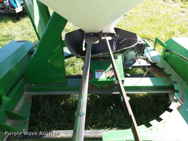 image for item DE5326 Norwood SS290 Seed Shuttle seed tender