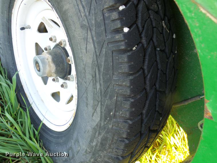 image for item DE5326 Norwood SS290 Seed Shuttle seed tender