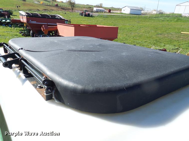 image for item DE5326 Norwood SS290 Seed Shuttle seed tender