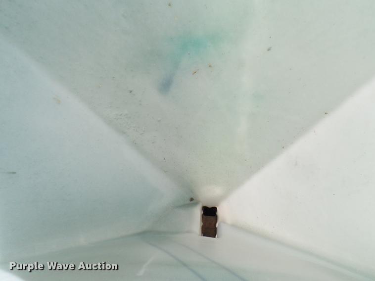 image for item DE5326 Norwood SS290 Seed Shuttle seed tender