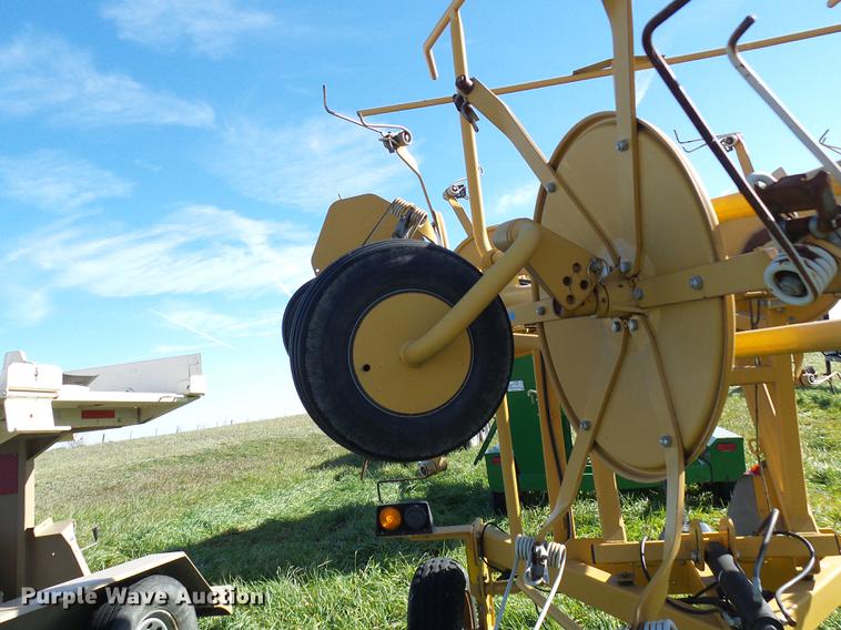 image for item DE5327 Vermeer TE250 hay tedder