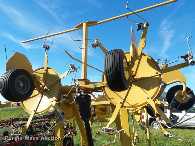 image for item DE5327 Vermeer TE250 hay tedder