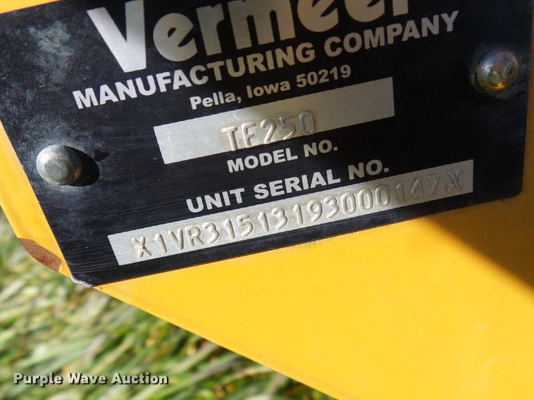 image for item DE5327 Vermeer TE250 hay tedder