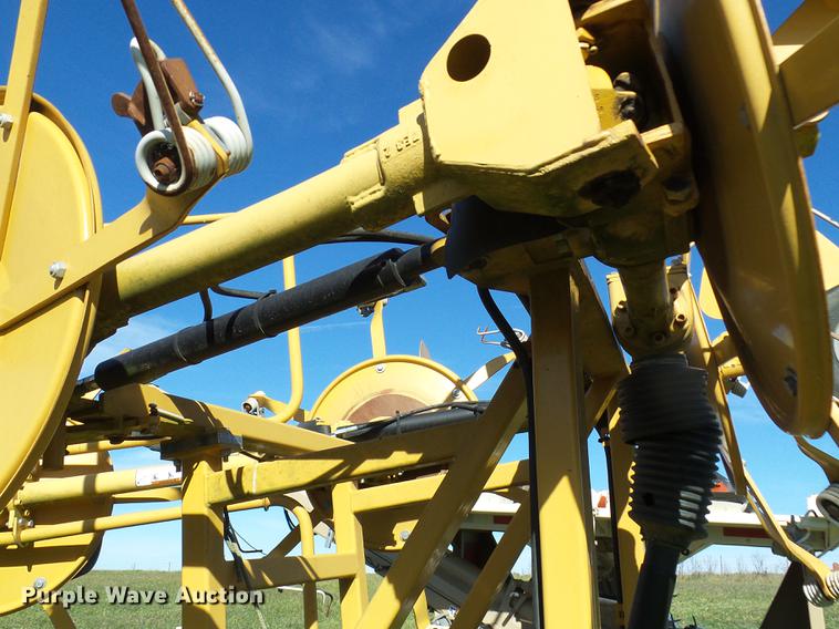 image for item DE5327 Vermeer TE250 hay tedder