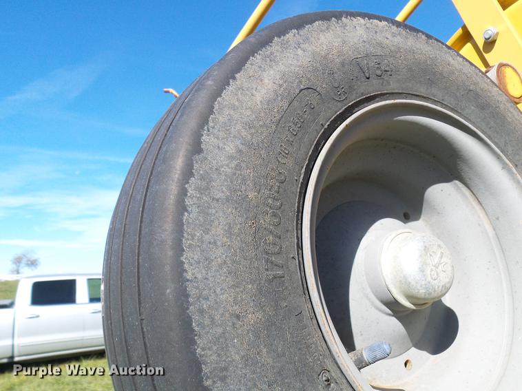 image for item DE5327 Vermeer TE250 hay tedder