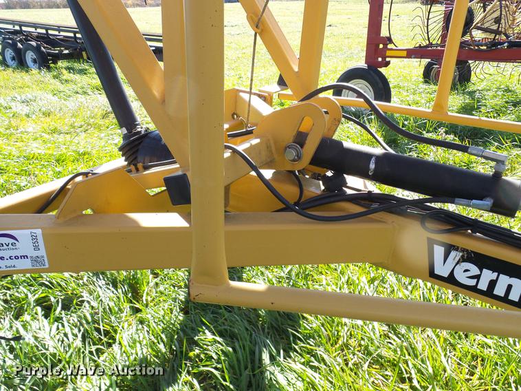 image for item DE5327 Vermeer TE250 hay tedder