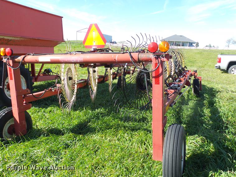 image for item DE5328 AGCO 4324 hay rake