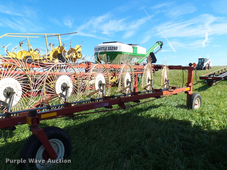 image for item DE5328 AGCO 4324 hay rake
