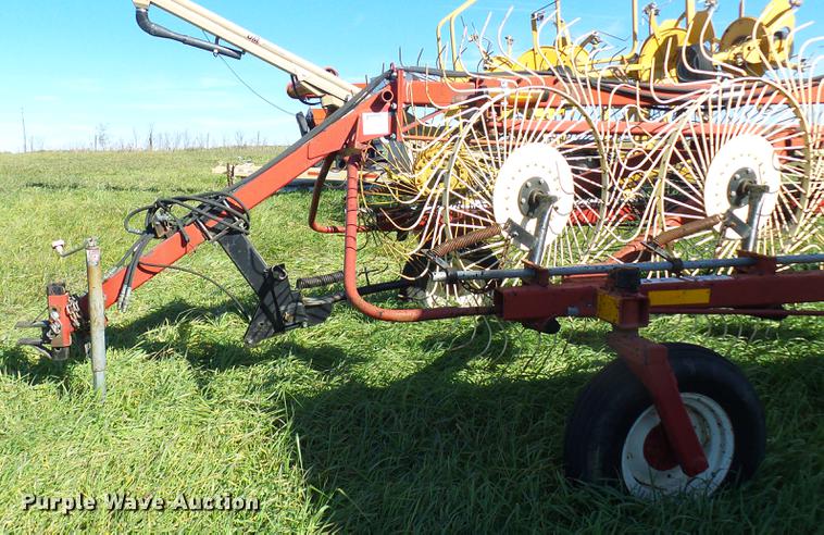 image for item DE5328 AGCO 4324 hay rake
