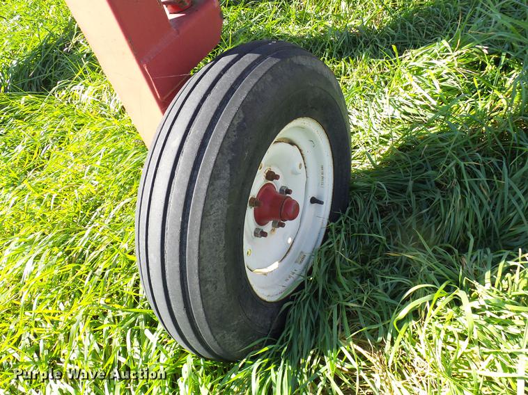 image for item DE5328 AGCO 4324 hay rake