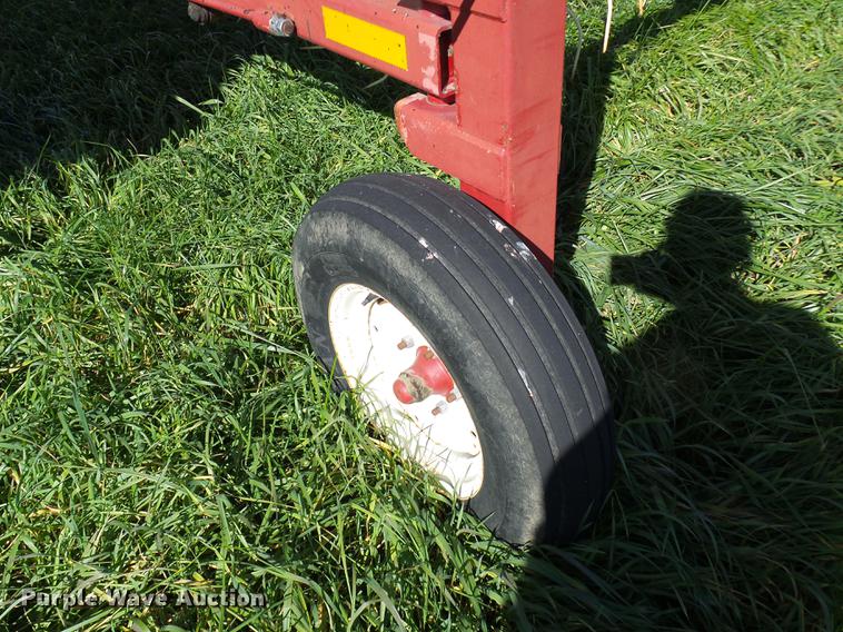 image for item DE5328 AGCO 4324 hay rake