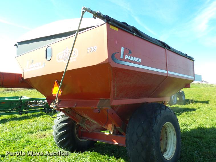 image for item DE5332 Parker 739 grain cart