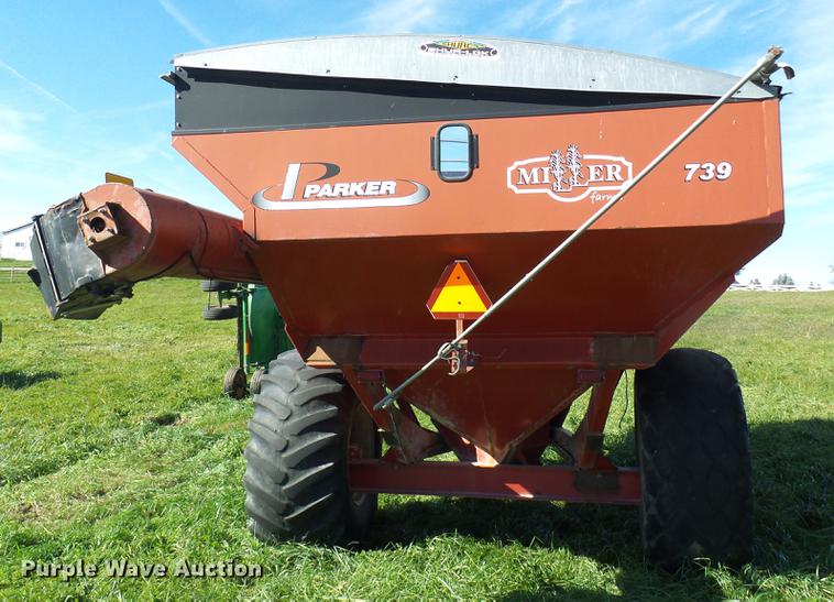 image for item DE5332 Parker 739 grain cart