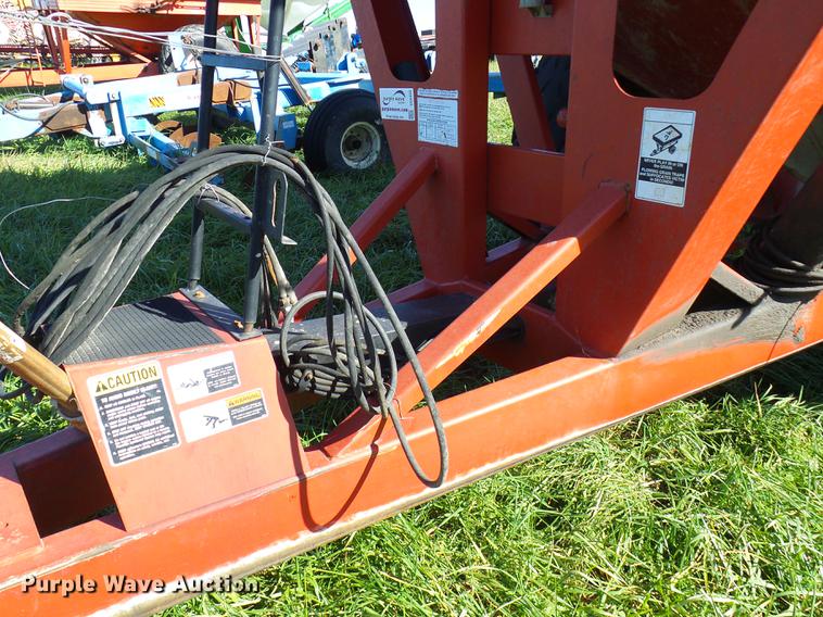 image for item DE5332 Parker 739 grain cart