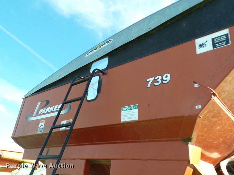 image for item DE5332 Parker 739 grain cart