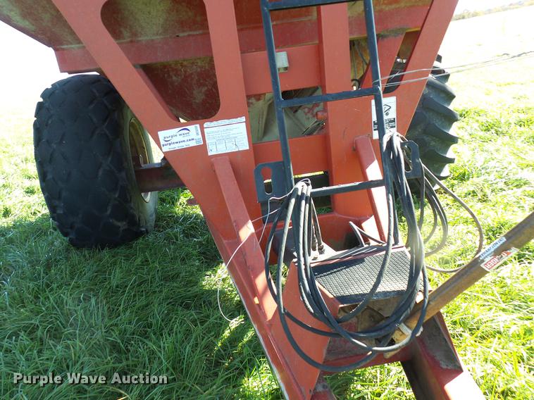 image for item DE5332 Parker 739 grain cart