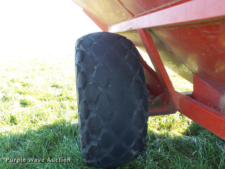 image for item DE5332 Parker 739 grain cart