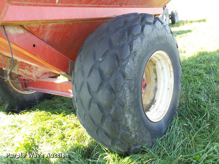 image for item DE5332 Parker 739 grain cart