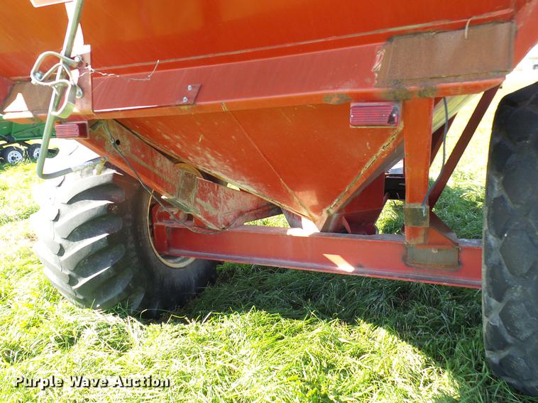 image for item DE5332 Parker 739 grain cart