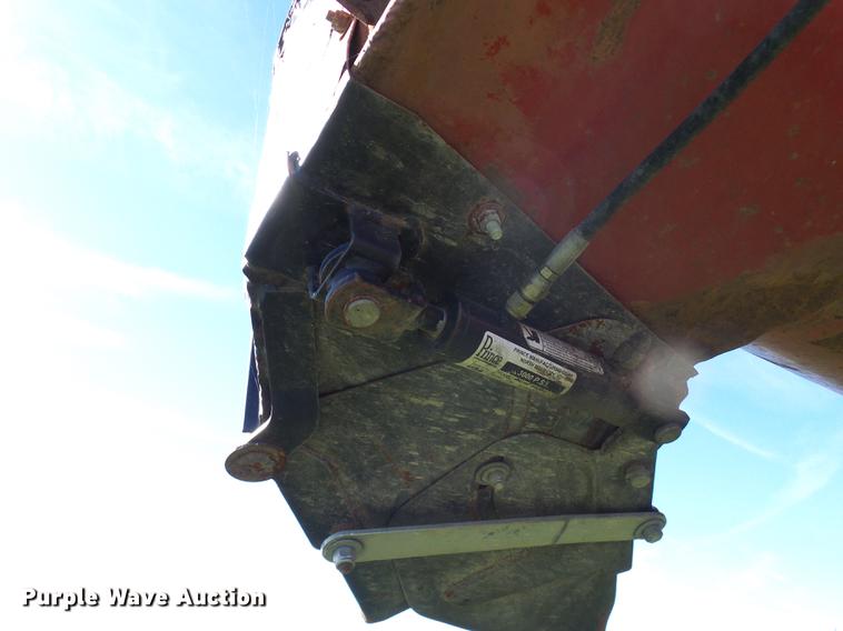 image for item DE5332 Parker 739 grain cart