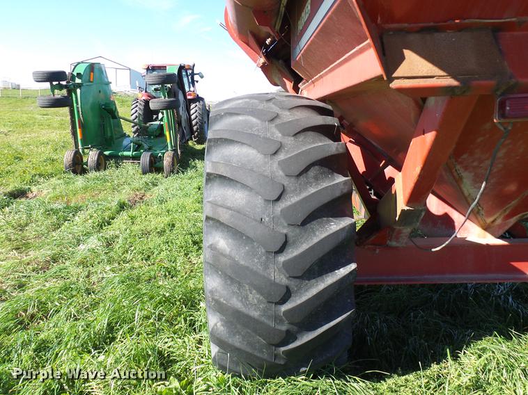 image for item DE5332 Parker 739 grain cart