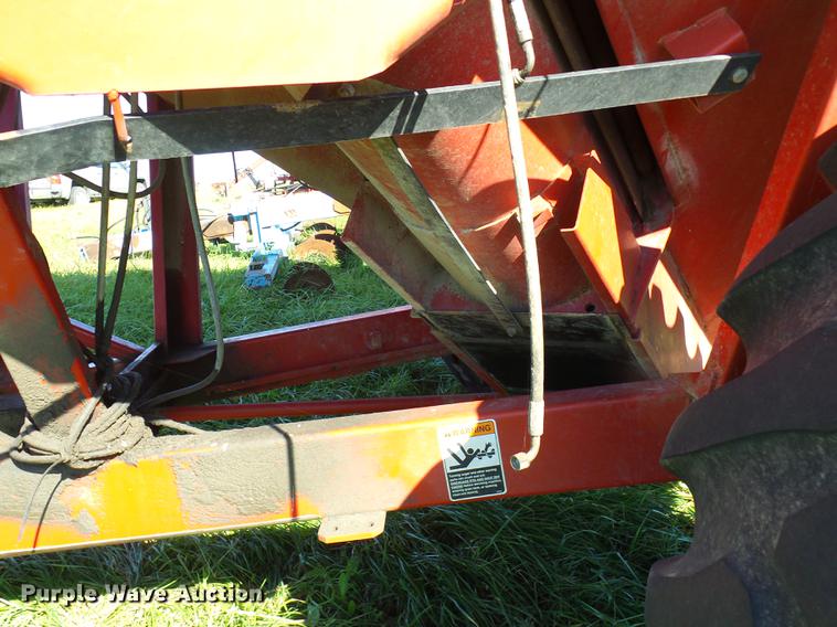 image for item DE5332 Parker 739 grain cart