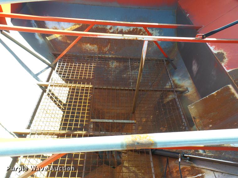 image for item DE5332 Parker 739 grain cart