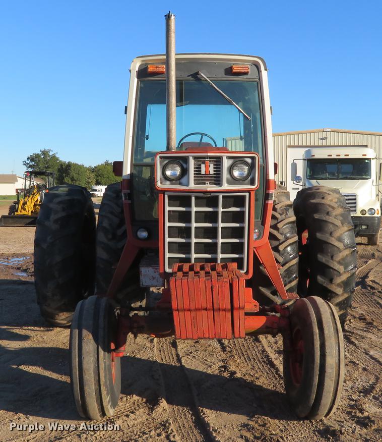 image for item DE6528 1979 International 1086 tractor
