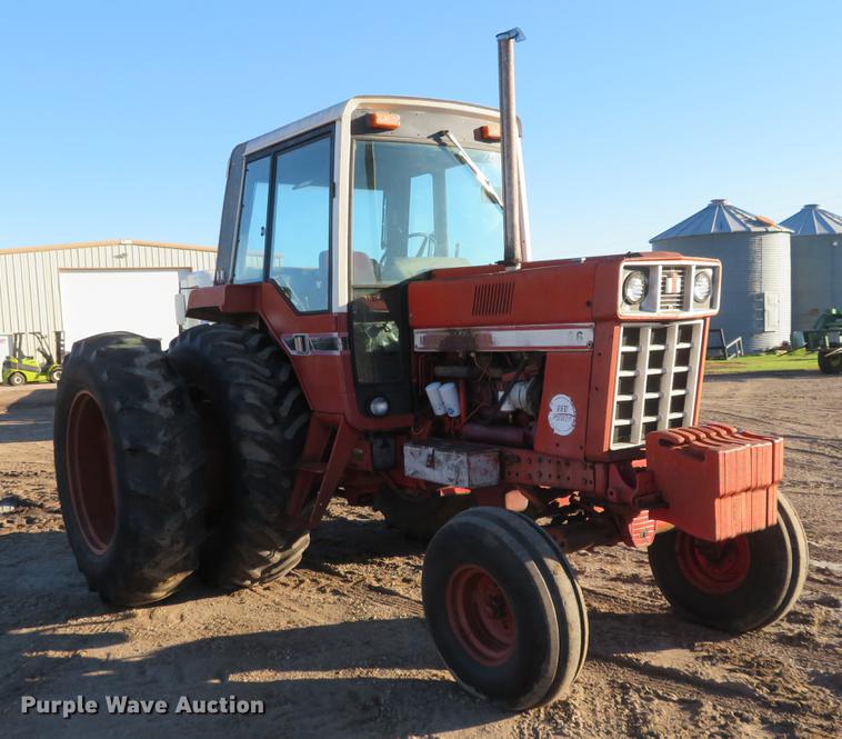 image for item DE6528 1979 International 1086 tractor