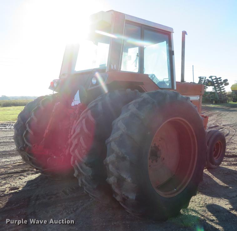 image for item DE6528 1979 International 1086 tractor