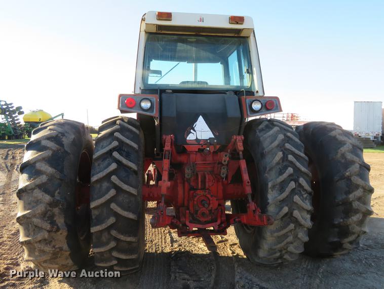 image for item DE6528 1979 International 1086 tractor