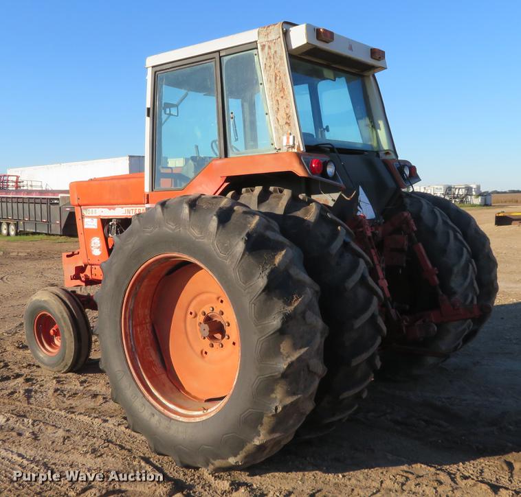image for item DE6528 1979 International 1086 tractor