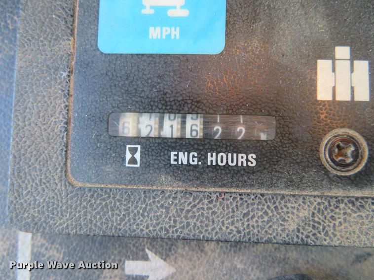 image for item DE6528 1979 International 1086 tractor