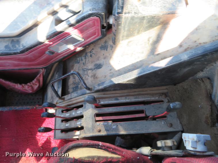 image for item DE6528 1979 International 1086 tractor