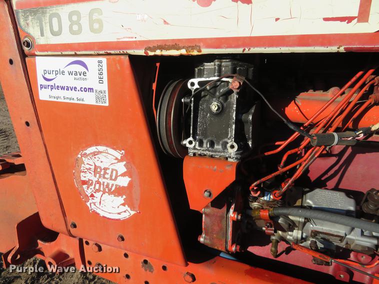 image for item DE6528 1979 International 1086 tractor