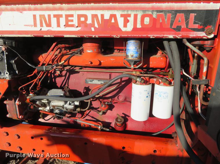 image for item DE6528 1979 International 1086 tractor
