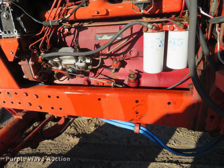 image for item DE6528 1979 International 1086 tractor