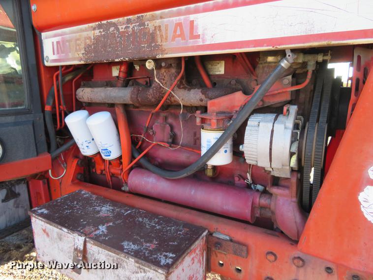 image for item DE6528 1979 International 1086 tractor