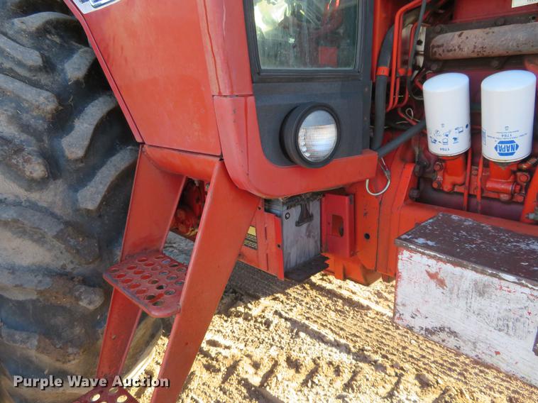 image for item DE6528 1979 International 1086 tractor