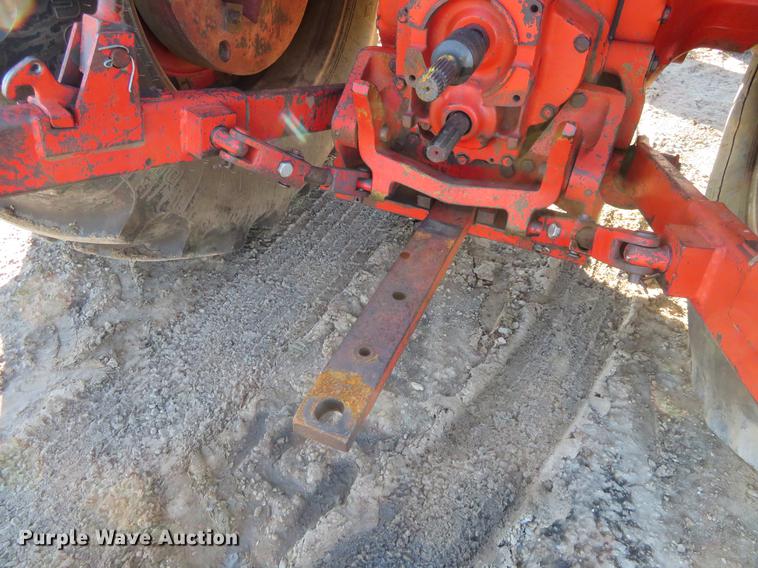 image for item DE6528 1979 International 1086 tractor